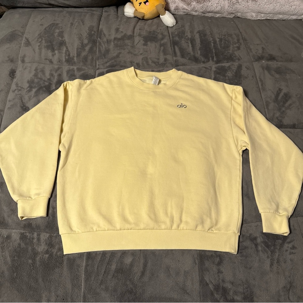 Alo Yoga Lemon Ice Accolade Crewneck Sweatshirt Size Medium *rare, HTF